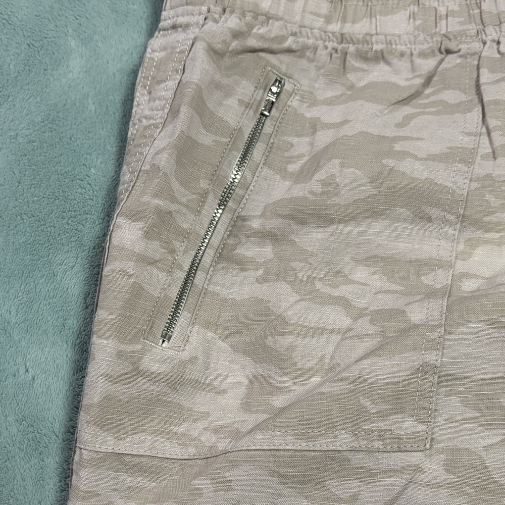 NWT Athleta Cabo Tide Camouflage Linen Cream Joggers Pants - Picture 3 of 5